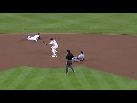 Video: Hechavarria makes a RIDICULOUS diving stop