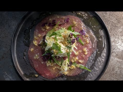 Carpaccio met remoulade van appel, knolselderij en walnoten