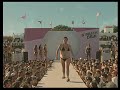 MIRA LO QUE PASA EN ESTE DESFILE!!!! JAJAJA Manele-Gratis.net