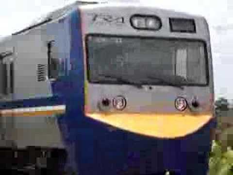 區間快EMU700