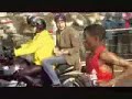 haile gebrselassie (gebreselassie pour les francophones) est un coureur de fond �thiopien, n� � arssi le 18 avril 1973. il a remport� de deux m�dailles d'or aux jeux olympiques et huit aux championnats du monde d'athl�tisme sur des distances allant du 1 500 m�tres au 10 000 m�tres.

auteur de 25 records du monde sur des distances allant du 5 000 m�tres au marathon, il fut le premier coureur � passer � la fois sous la barre des de 13 minutes au 5 000 m�tres et des 27 minutes au 10 000 m�tres. en 2008, il d�tient le record du monde du marathon en 2 h 04 min 26 s �tabli � berlin en 2007 en sport.

en 1999, il joua son propre r�le dans le film endurance, film qui conte sa qu�te pour la victoire olympique sur 10 000 m�tres aux jo d'atlanta.


en 2005, il a remport� le marathon d'amsterdam, et en 2006 celui de berlin. en 2007, il r��dite sa performance de 2006 en remportant � nouveau le marathon de berlin et en �tablissant un nouveau record du monde du marathon en 2 h 04'26
