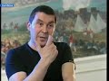 Quatro meses depois do anúncio da trégua de cessar-fogo da ETA e do anúncio de negociações pelo governo espanhol, a EuroNews ouviu, em San Sebastian, no País Basco, Arnaldo Otegi falar em língua basca das pretensões do Batasuna - o partido do qual é porta-voz e que continua ilegalizado. Otegi não condena as acções da ETA porque o Partido Popular também não condena o franquismo. E defende o direito do Povo Basco à autodeterminação por ser um dos povos mais antigos da Europa. Exige que o País Basco promova os mesmos direitos que o Montenegro, a Lituânia, Letónia e Estónia, e compara-se a Nelson Mandela.