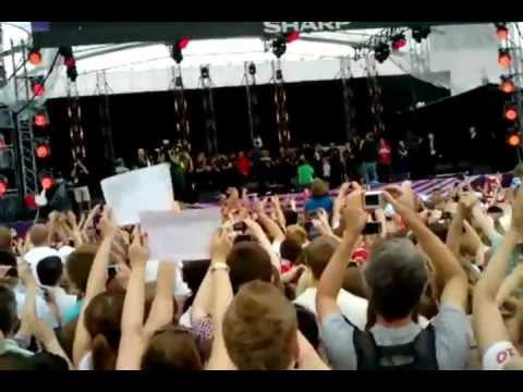 Euro2012SKROTY - http://freecashforum.net Reprezentacja Polski i kibice dziękują sobie wzajemnie za występ na Euro 2012. Skróty ze strfy Kibica w Warszawie - Fan Zone Warsaw.