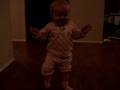videos de Emilíana Erla byrjuð að labba