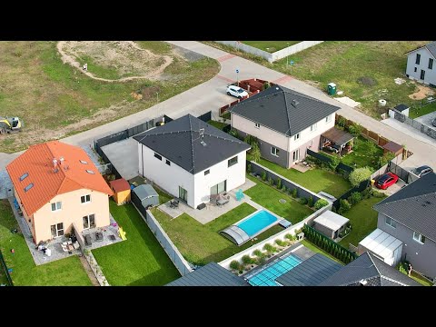 Video Rodinný dům 4+kk s garáží, terasou a bazénem – Polerady