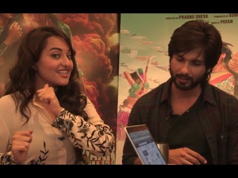 sonakshi - To watch more log on to http://www.erosnow.com Listen To R...Rajkumar Full Songs - http://erosnow.com/#!/music/album/1005266/r...-rajkumar Shahid Kapoor & So...