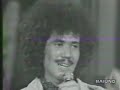 Lucio Battisti risponde al pubblico in studio