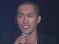 Hideki cheering up the audience on the V4