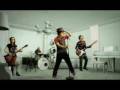 Ismael García Dame Besos Video and Lyrics
