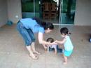 fernandinha, regininha e tia cleide brincando de roda. roda cutia, ...