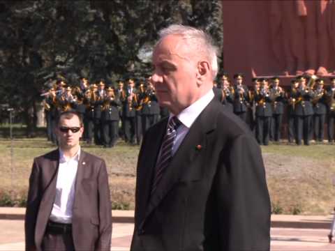 Președintele Nicolae Timofti a participat la ceremoniile dedicate Zilei Victoriei