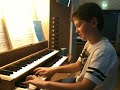 Amund øver på Bachs Toccata