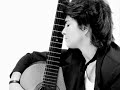 los conciertos de tiza son m�gicos. magia es lo que sucede cuando tiza pisa el escenario. esta mujer y su voz me hac�an enmudecer durante sus directos. por un motivo que aun no logro identificar, me quedaba mir�ndola, mientras lloraba sin consuelo y llena de emoci�n. 

 *****todos los videos y todas las im�genes en los que tiza aparece son de www.tiza.biz