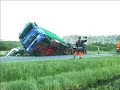Lastbil væltet på Diagonalvejen ved Grønbjerg Lastbil væltet på Diagonalvejen ved Grønbjerg