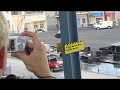 una prueba de conducir sacada con camarita de celular de disney world