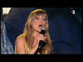 Mone canta al Peris