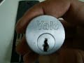 lockpicking a uk yale cylinder lock