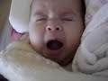 meu beb� com 4 meses, conversando logo ap�s acordar. linda!!!!!
