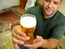 Gar�om, uma Heineken por favor ...