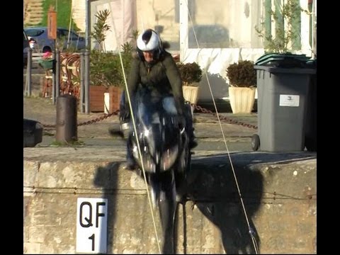 Fail de Motociclista en el Puerto