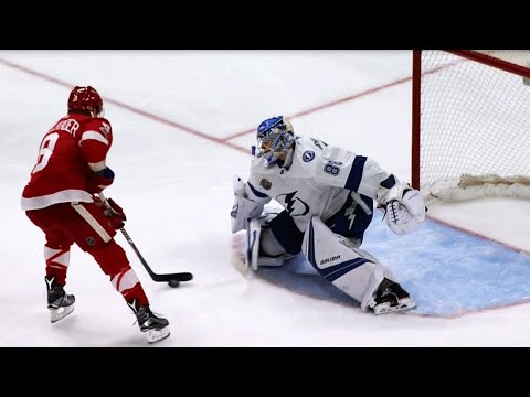 Video: Abdelkader puts moves on Vasilevskiy, scores on penalty shot