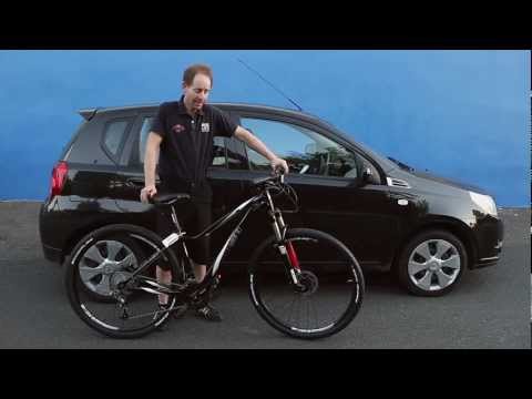 how to fit two bikes in a car