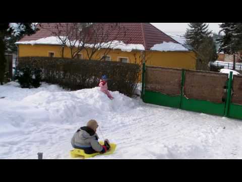 bobovanie na dvore-samko.MP4