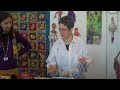 Fiber artist Linda Dunn gives Quilting Arts assistant editor, Pippa Eccles a quick tutorial on how to make colorful fabrics using a gelatin monoprinting process.