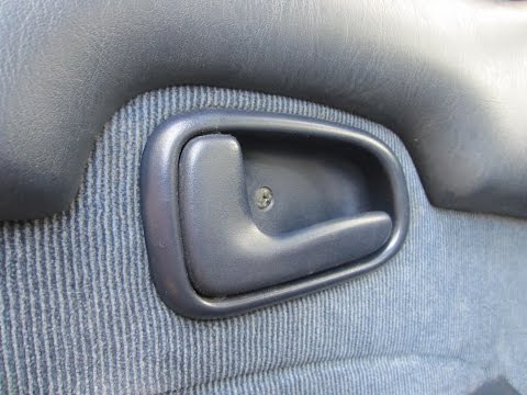 how to unlock a saturn car door
