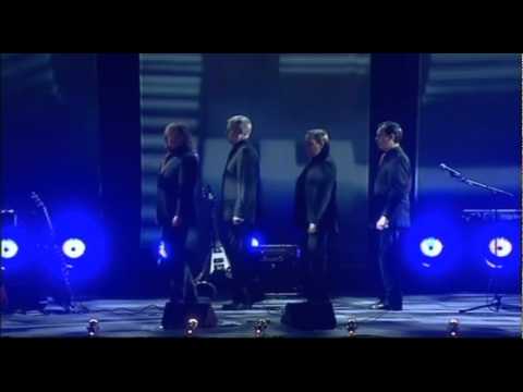 bailey - Kraftwerk clip taken from Part Troll DVD. Filmed at Hammersmith Apollo, London in 2004.