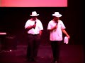 Los cantantes disciplinado Los cantantes disciplinado