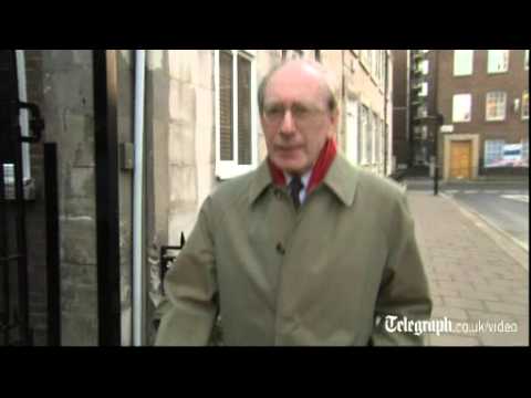 how to become a cameraman uk