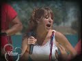 Flor-icienta y su grupo cantando