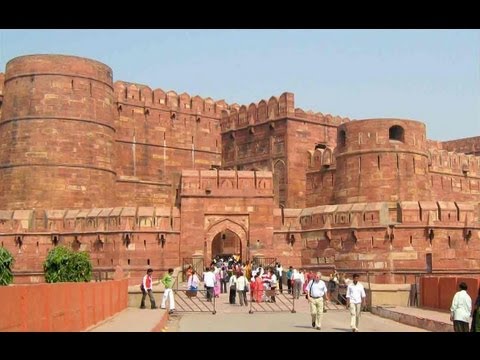 Fort - Recorded February 7, 2013 This is a segment from my complete Agra video located at http://youtu.be/7grt6R29FN0. Agra Fort, is a monument, a UNESCO World Heri...