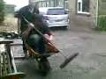 videos de Feather duster goes for a ride....