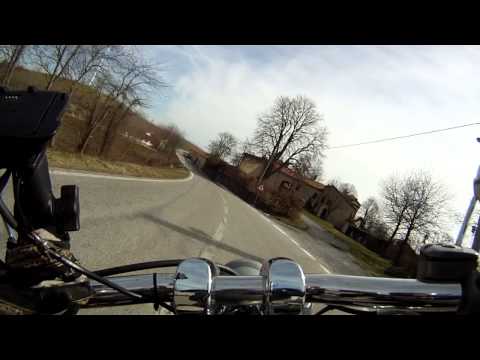 v twin sound - North west hills - Langhe - Italy Screaming Eagle Exaust Panzer ride his oldman's HD.