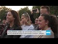 Justin Bieber canta enamorado a Hailey Baldwin en plena calle | QUÉ ME DICES