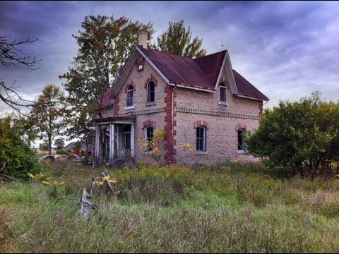 Cemetery - I found this abandoned house directly next to an old cemetery which seems to be named after a large family settlement named Eddie. The house was built in 187...