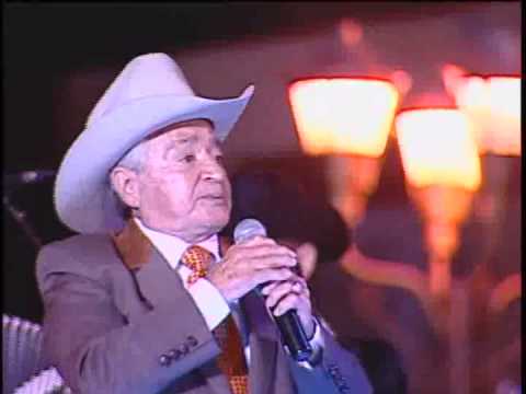 Noches de Plaza - Telemax y Radio Sonora - Gilberto "El Sahuaripa" Valenzuela. (Parte 1)