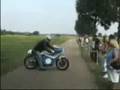 videos de Cor's Suzuki T500 racebike road tested in Holland