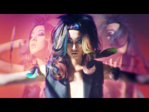 wellausa - Introducing Decibel, one of the four Haute Couture TrendVision trends for 2013 - a color trip where augmented reality is a way of life. 70's glam reclaims th...