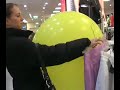 La fille au ballon jaune La fille au ballon jaune