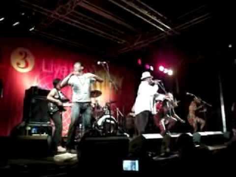 Kanda Bongo Man (WOMAD July 2010) 3_flv Kanda Bongo Man (WOMAD July 2010) 3_flv