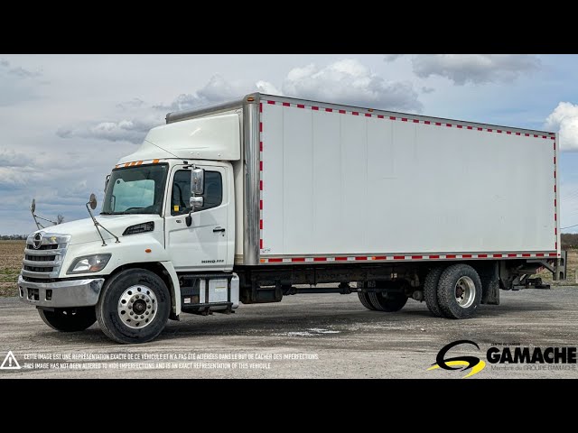 2017 HINO 388 CAMION FOURGON AVEC HAYON ELEVATEUR in Heavy Trucks in Moncton