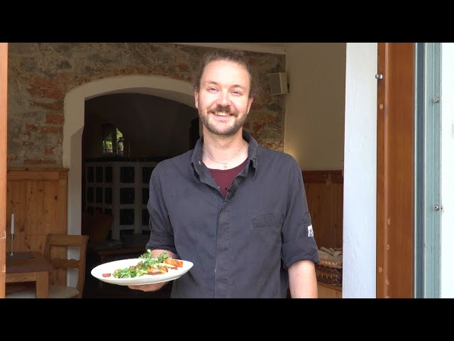Kürbisravioli mit weißem Tomatenschaum
