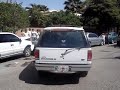 Aparatoso choque, Eco Sport voltea de un golpe a Explorer.