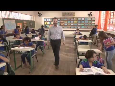 0 Educação: Brasil tem o 15º maior investimento e 53º desempenho do mundo. Governo faz propaganda para comemorar.