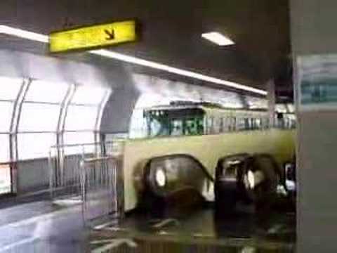 千里中央駅にて 門真市行き 2000系 発車