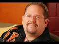 my friend del wanted me to make a video of trace adkins this is the only song i have with trace adkins lol its from the ray stevens tribute cd