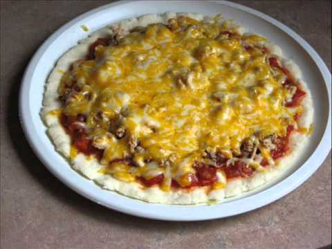 Gluten free recipes - a spicy, Southwest inspired Microwave Pizza recipe from Yummee Yummee!